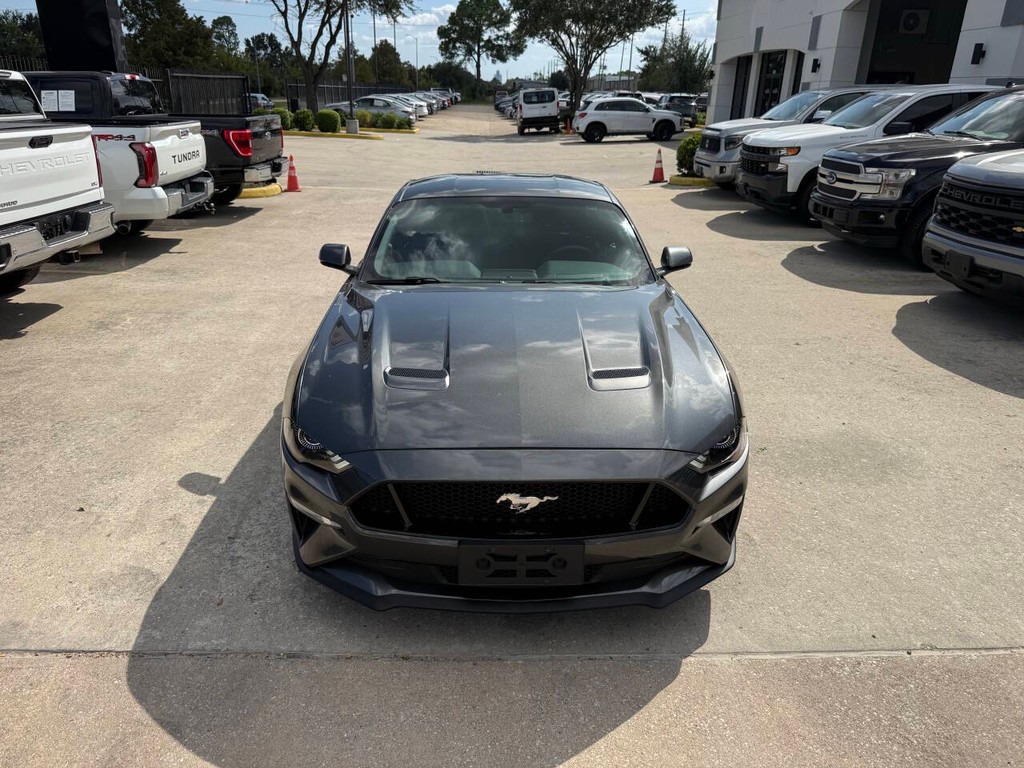 Ford Mustang Vehicle Full-screen Gallery Image 33