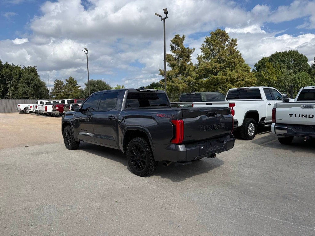 Toyota Tundra 4WD Vehicle Full-screen Gallery Image 04