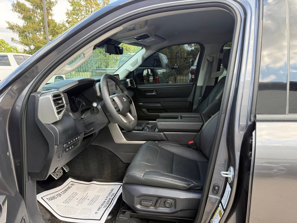 Toyota Tundra 4WD Vehicle Full-screen Gallery Image 07