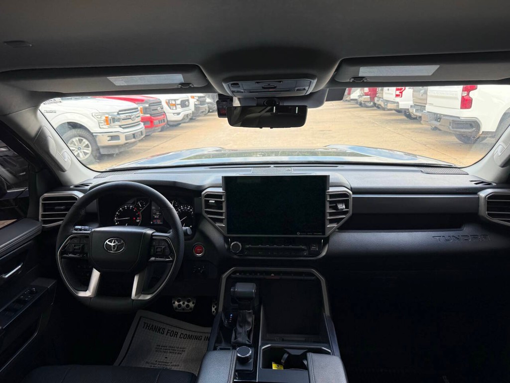 Toyota Tundra 4WD Vehicle Full-screen Gallery Image 17