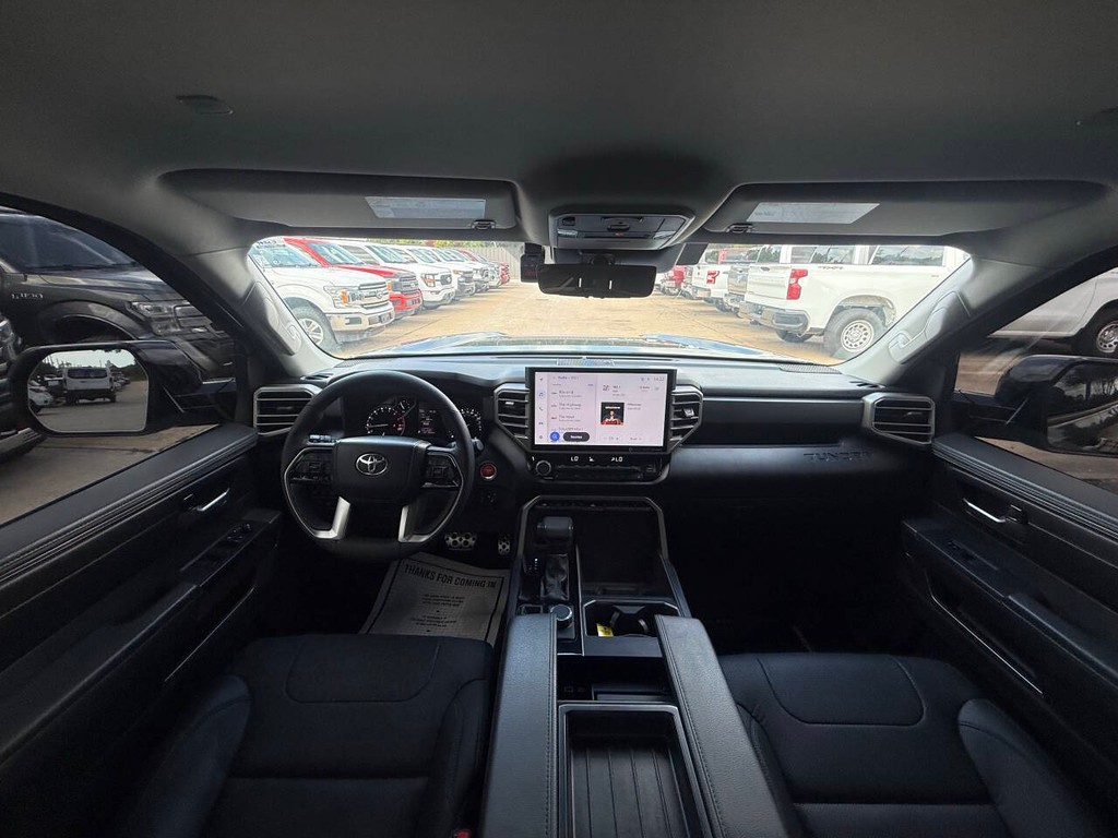 Toyota Tundra 4WD Vehicle Full-screen Gallery Image 18