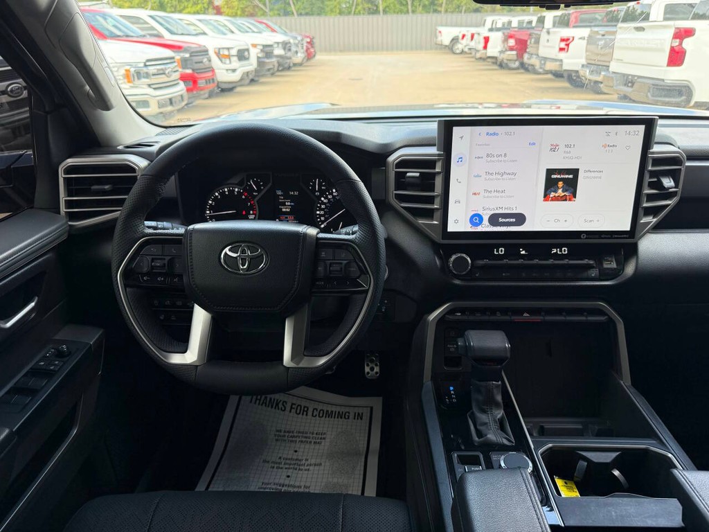 Toyota Tundra 4WD Vehicle Full-screen Gallery Image 21