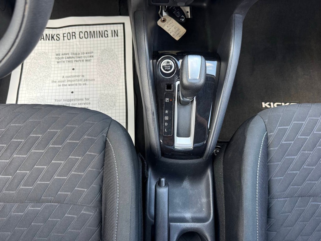 Nissan Kicks Vehicle Full-screen Gallery Image 29