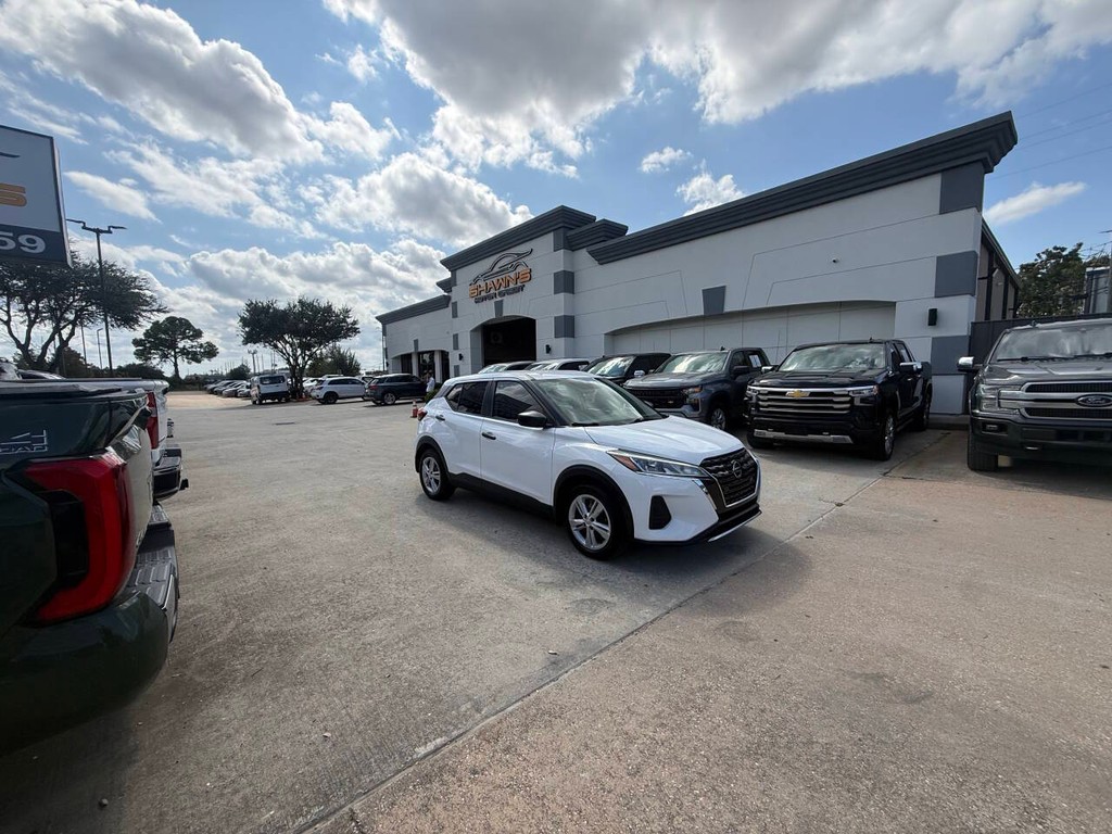 Nissan Kicks Vehicle Full-screen Gallery Image 42