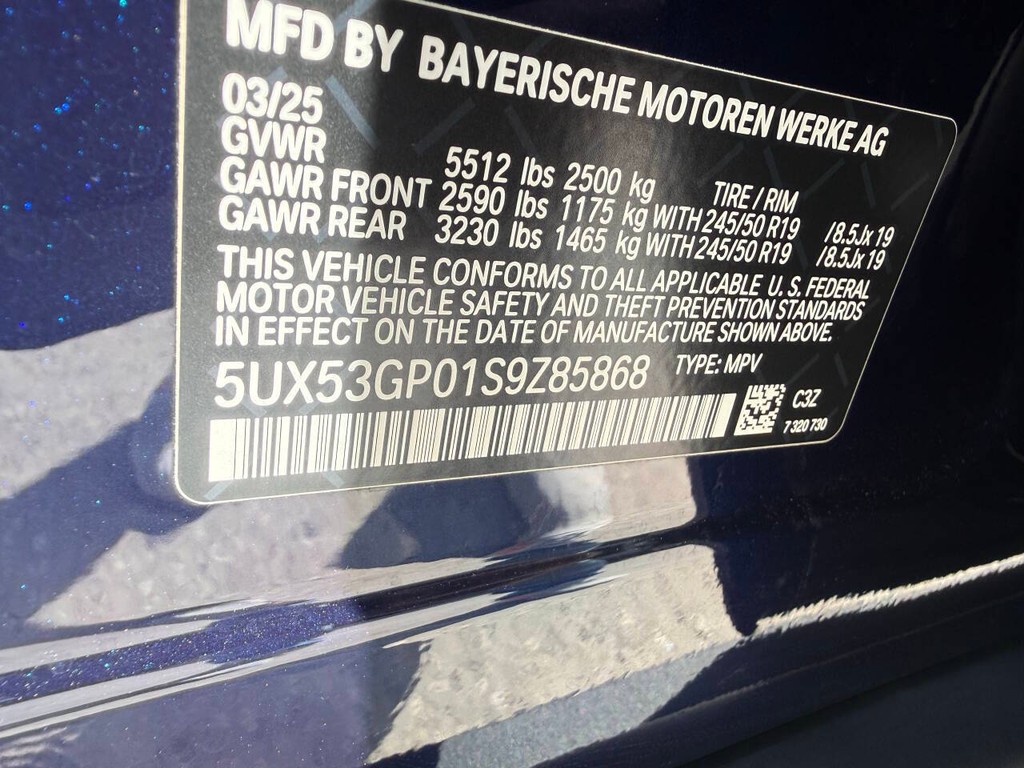 BMW X3 Vehicle Full-screen Gallery Image 30