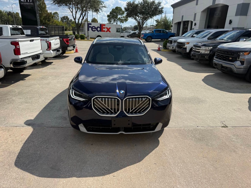 BMW X3 Vehicle Full-screen Gallery Image 36