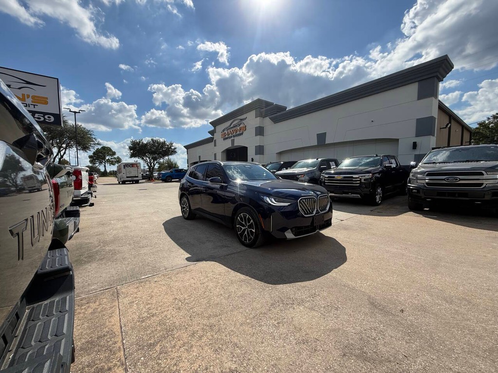 BMW X3 Vehicle Full-screen Gallery Image 40