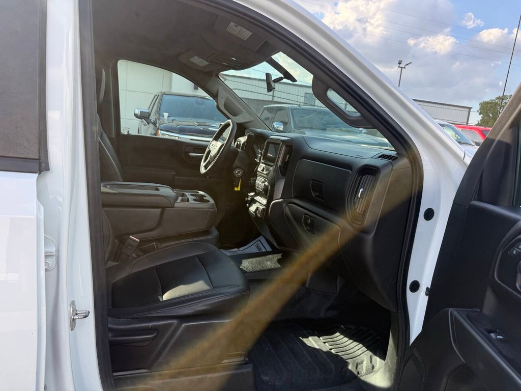 Chevrolet Silverado 1500 Vehicle Full-screen Gallery Image 10