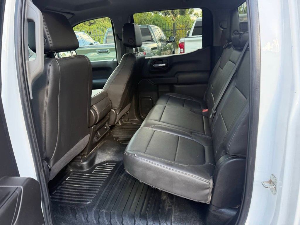 Chevrolet Silverado 1500 Vehicle Full-screen Gallery Image 13