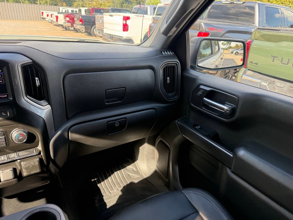 Chevrolet Silverado 1500 Vehicle Full-screen Gallery Image 20