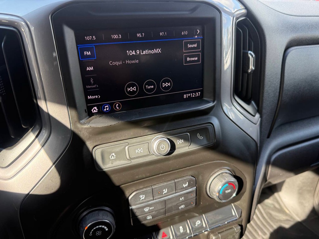 Chevrolet Silverado 1500 Vehicle Full-screen Gallery Image 27