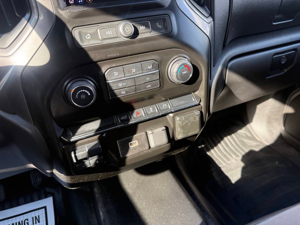 Chevrolet Silverado 1500 Vehicle Full-screen Gallery Image 29
