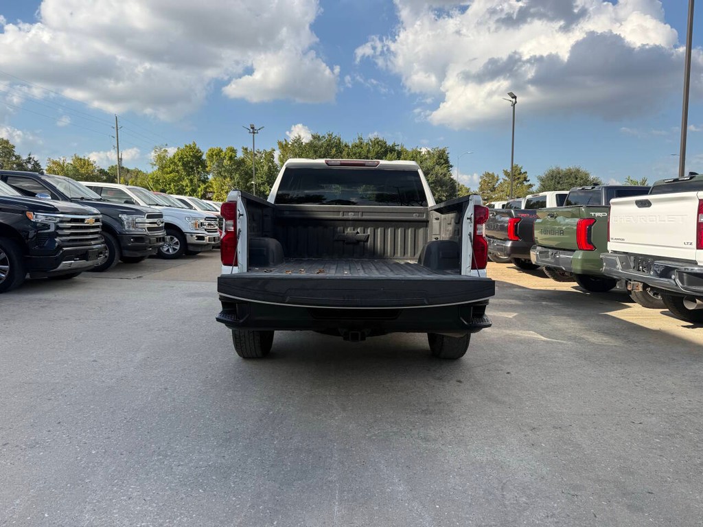 Chevrolet Silverado 1500 Vehicle Full-screen Gallery Image 37