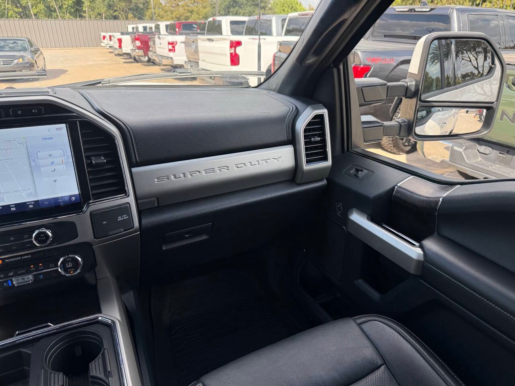 Ford Super Duty F-250 SRW Vehicle Full-screen Gallery Image 20