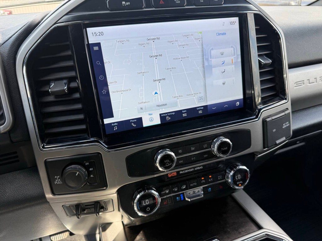 Ford Super Duty F-250 SRW Vehicle Full-screen Gallery Image 26