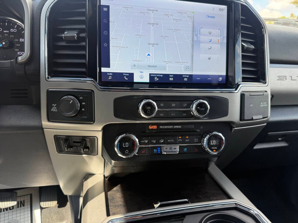 Ford Super Duty F-250 SRW Vehicle Full-screen Gallery Image 28