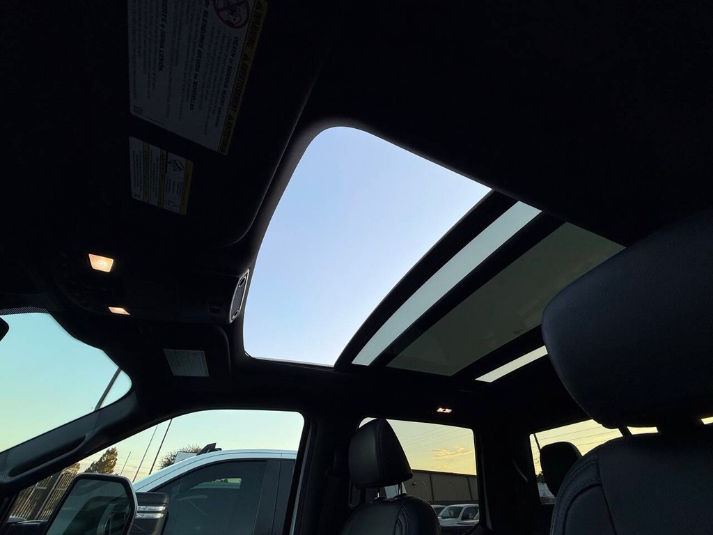 Ford Super Duty F-250 SRW Vehicle Full-screen Gallery Image 31