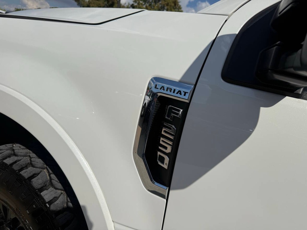 Ford Super Duty F-250 SRW Vehicle Full-screen Gallery Image 38