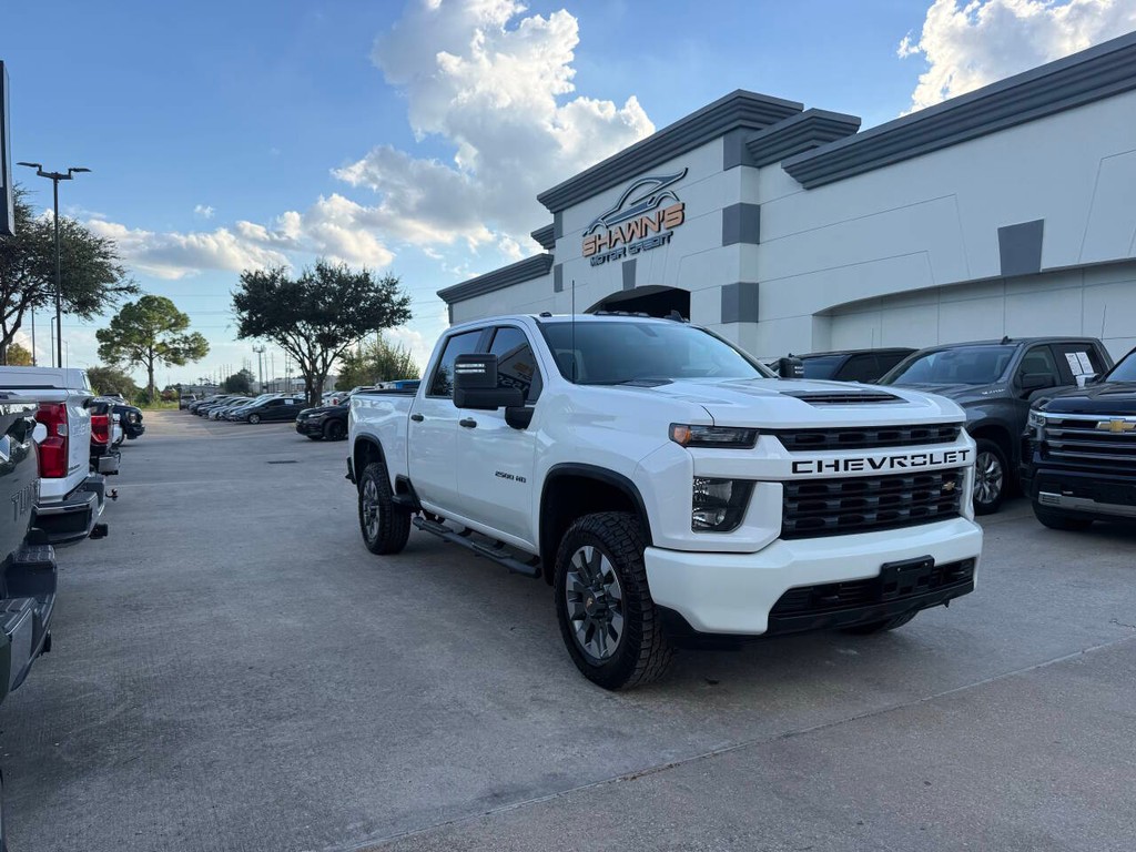 Chevrolet Silverado 2500HD Vehicle Full-screen Gallery Image 02