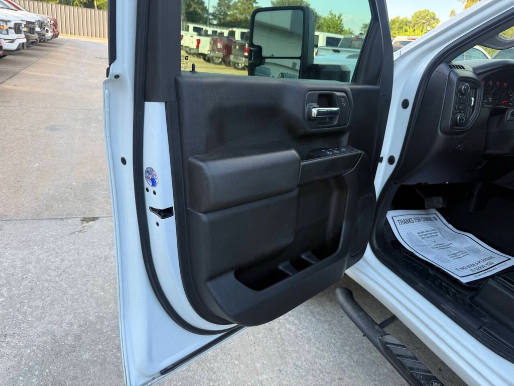 Chevrolet Silverado 2500HD Vehicle Full-screen Gallery Image 08