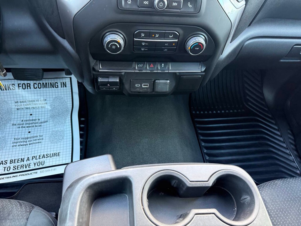 Chevrolet Silverado 2500HD Vehicle Full-screen Gallery Image 30