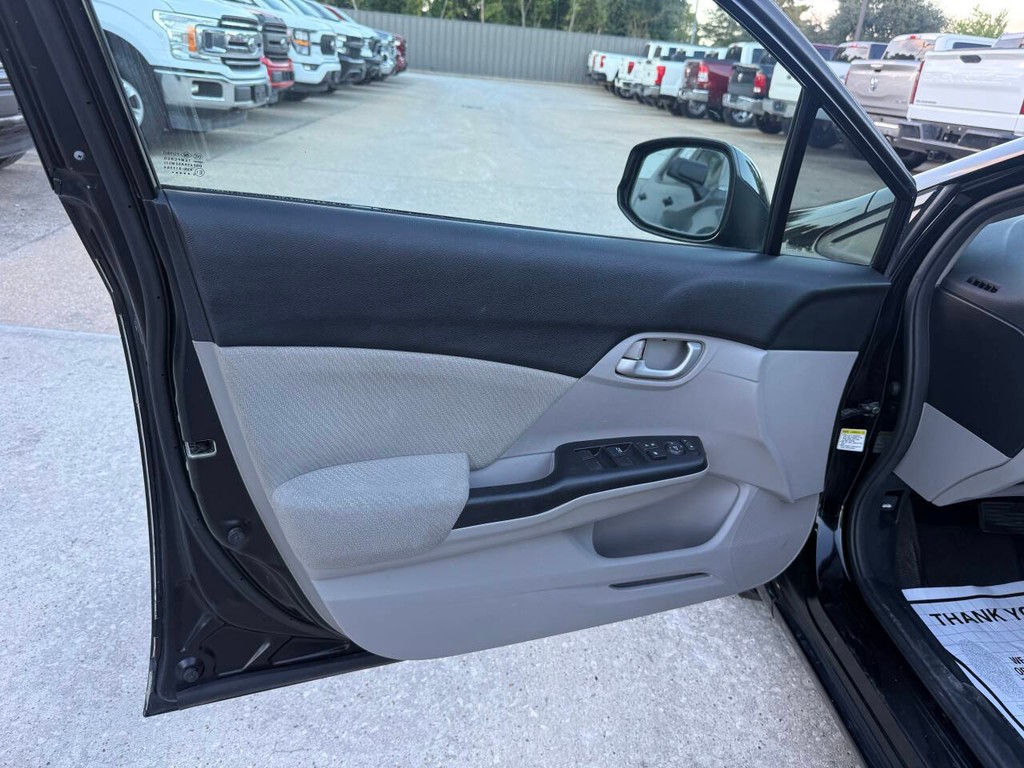 Honda Civic Vehicle Full-screen Gallery Image 08