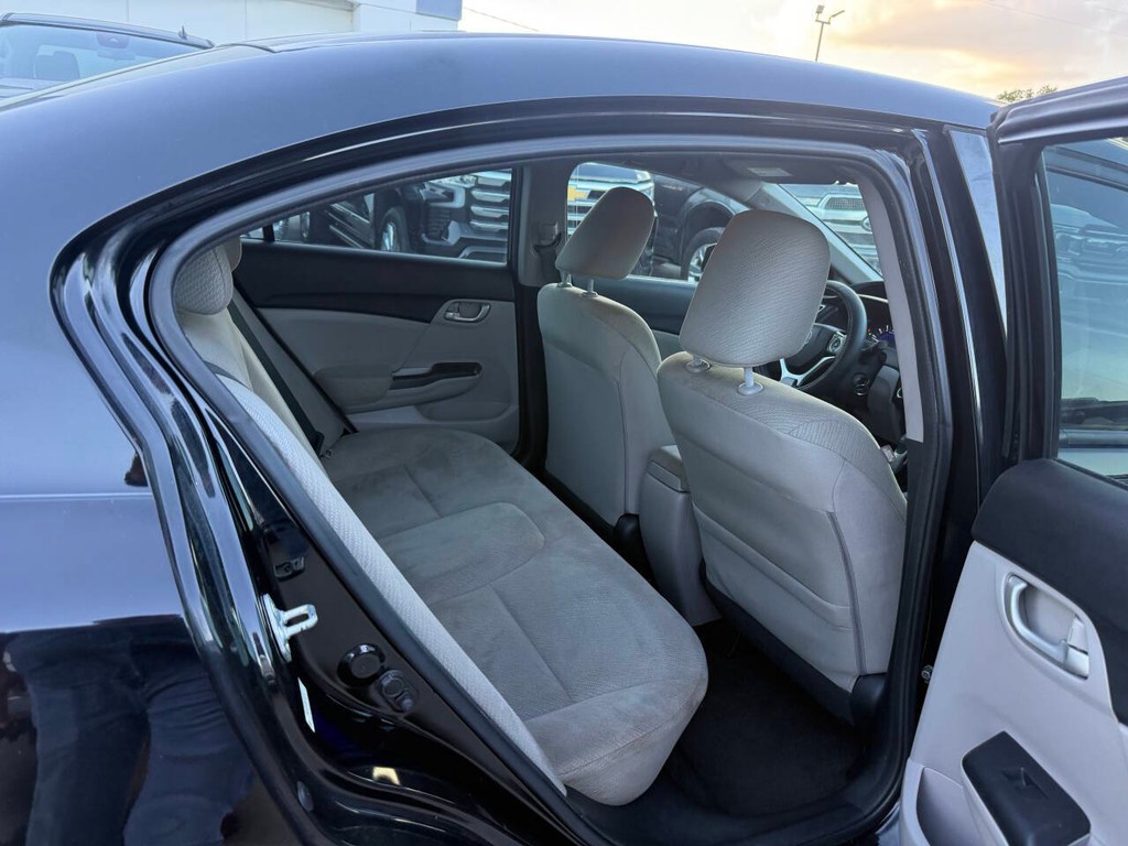 Honda Civic Vehicle Full-screen Gallery Image 15
