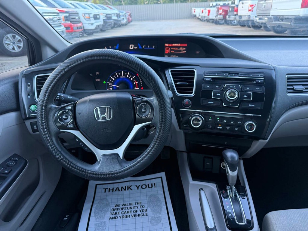 Honda Civic Vehicle Full-screen Gallery Image 22