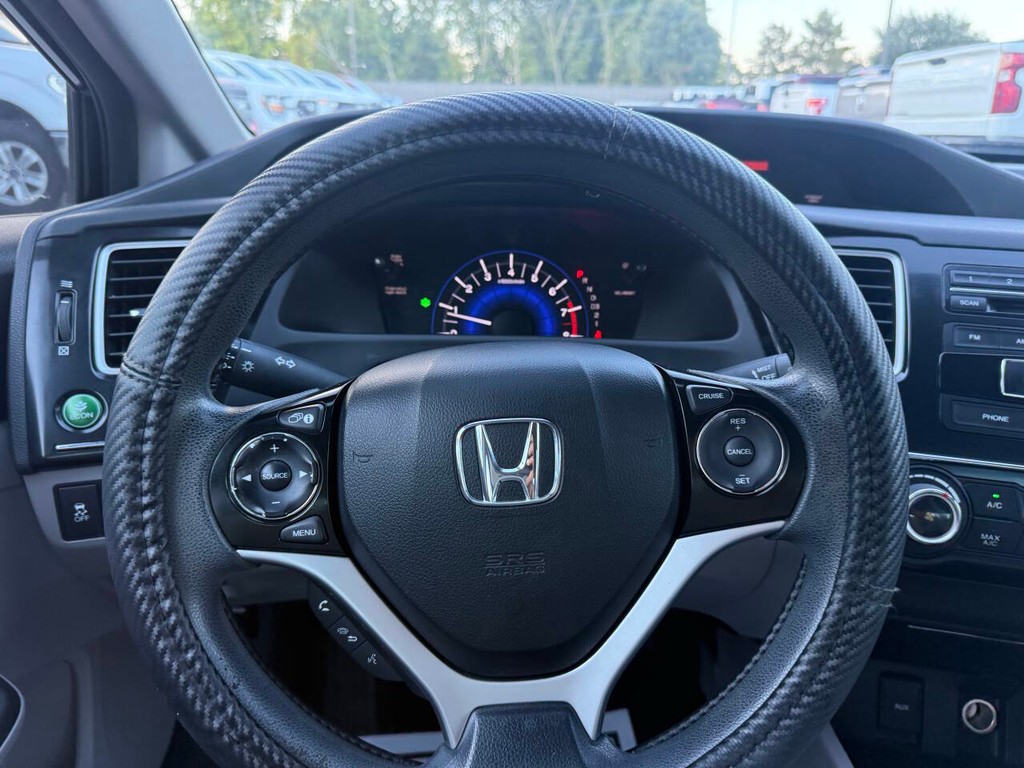Honda Civic Vehicle Full-screen Gallery Image 24