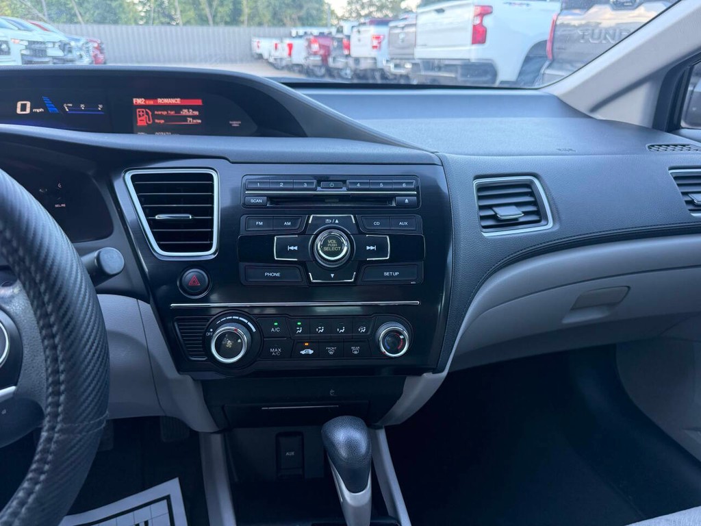 Honda Civic Vehicle Full-screen Gallery Image 25