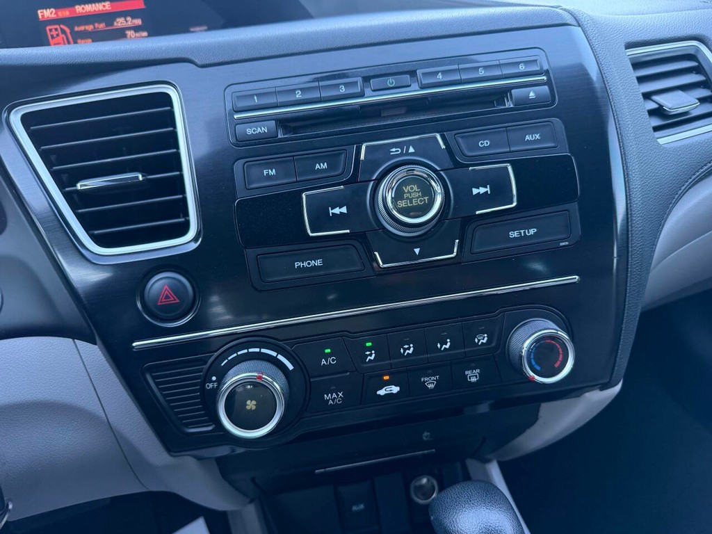 Honda Civic Vehicle Full-screen Gallery Image 27