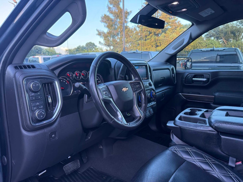 Chevrolet Silverado 1500 Vehicle Full-screen Gallery Image 06