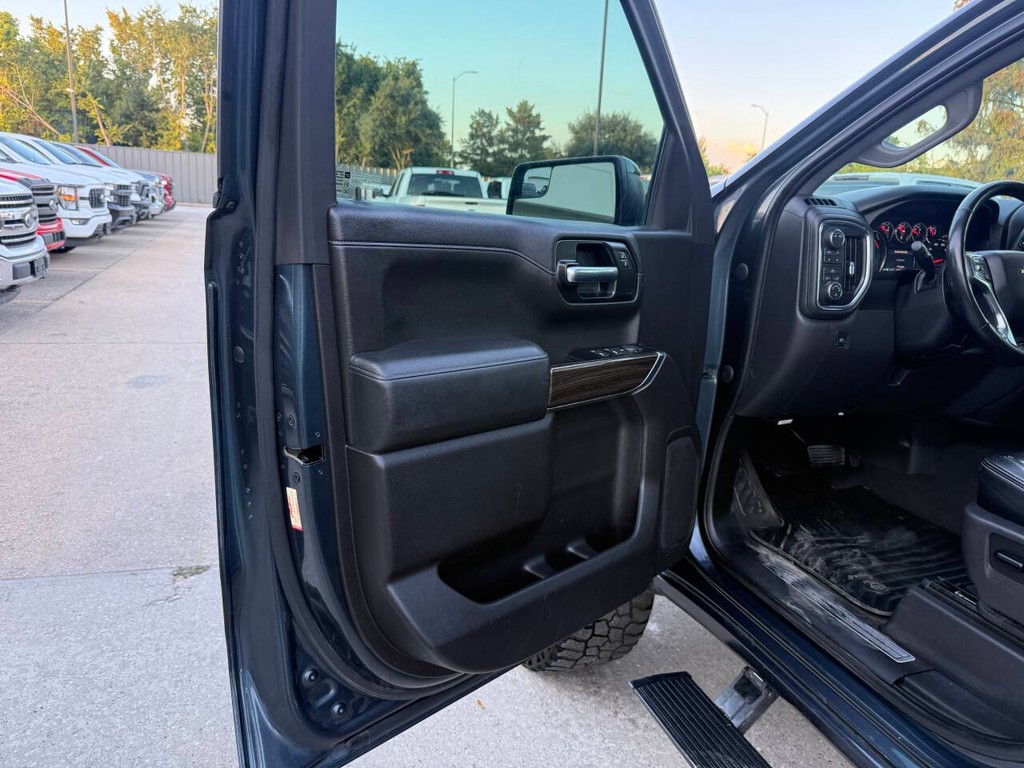 Chevrolet Silverado 1500 Vehicle Full-screen Gallery Image 08