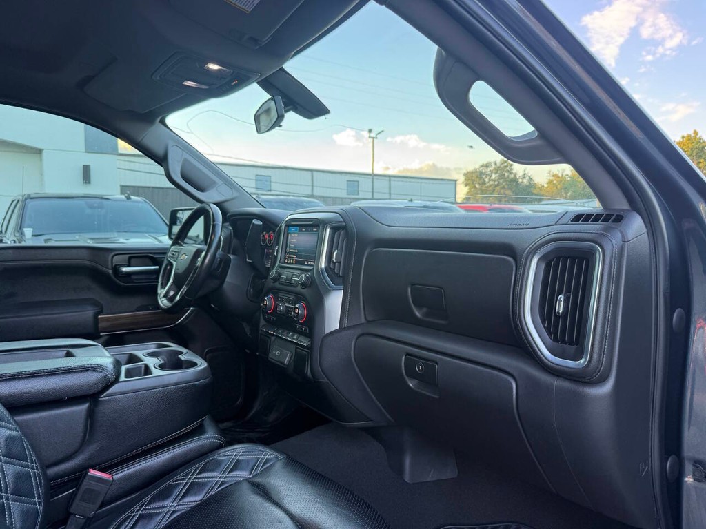 Chevrolet Silverado 1500 Vehicle Full-screen Gallery Image 09