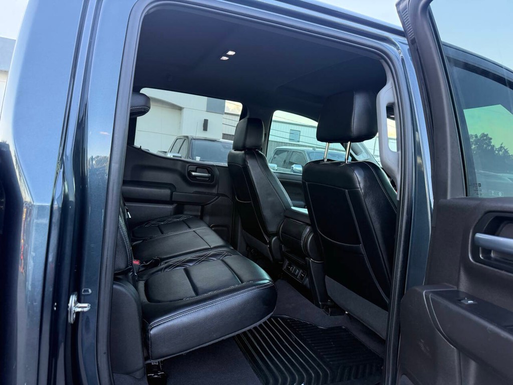 Chevrolet Silverado 1500 Vehicle Full-screen Gallery Image 15