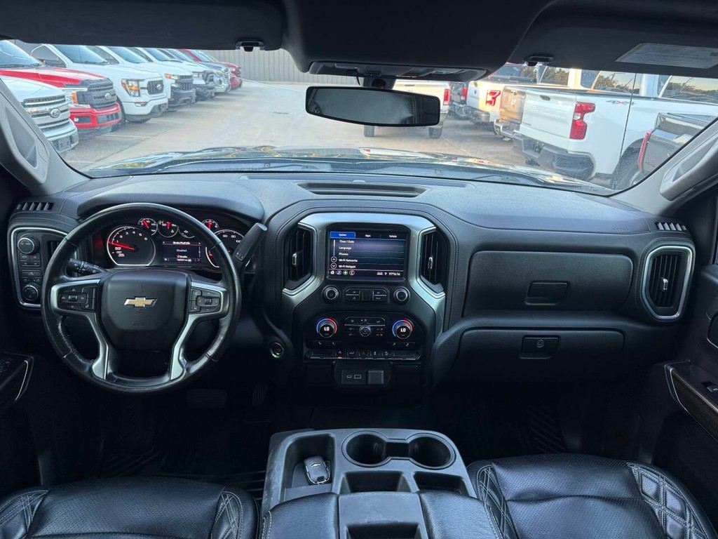 Chevrolet Silverado 1500 Vehicle Full-screen Gallery Image 17