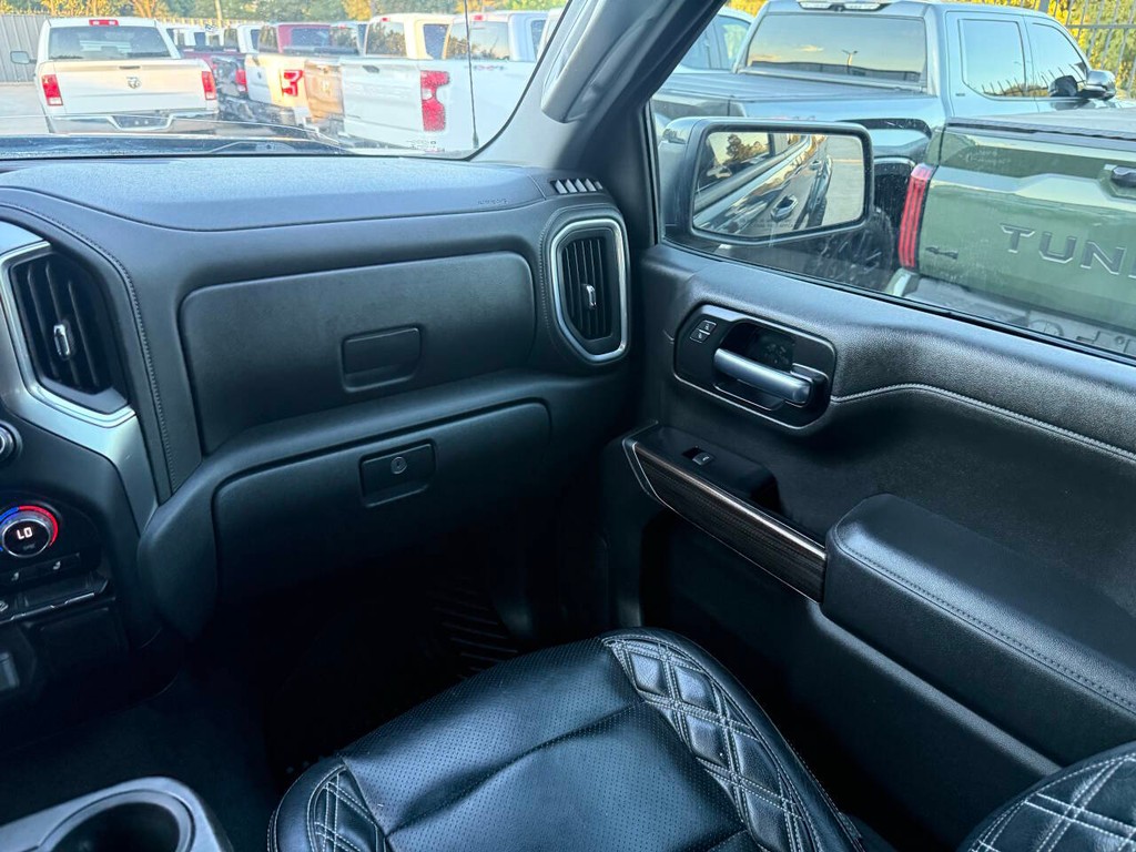 Chevrolet Silverado 1500 Vehicle Full-screen Gallery Image 20