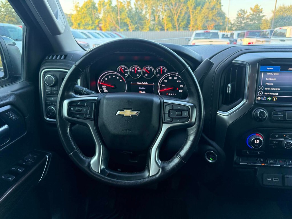 Chevrolet Silverado 1500 Vehicle Full-screen Gallery Image 22