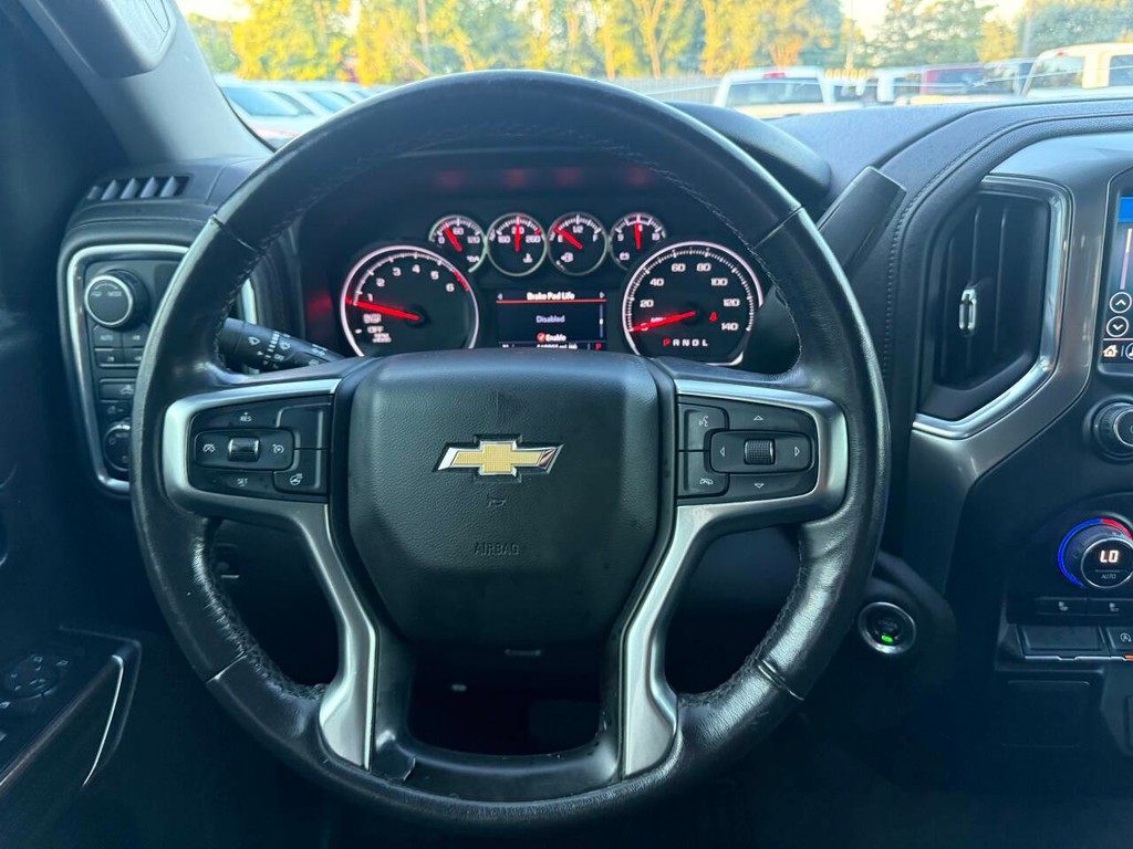 Chevrolet Silverado 1500 Vehicle Full-screen Gallery Image 23