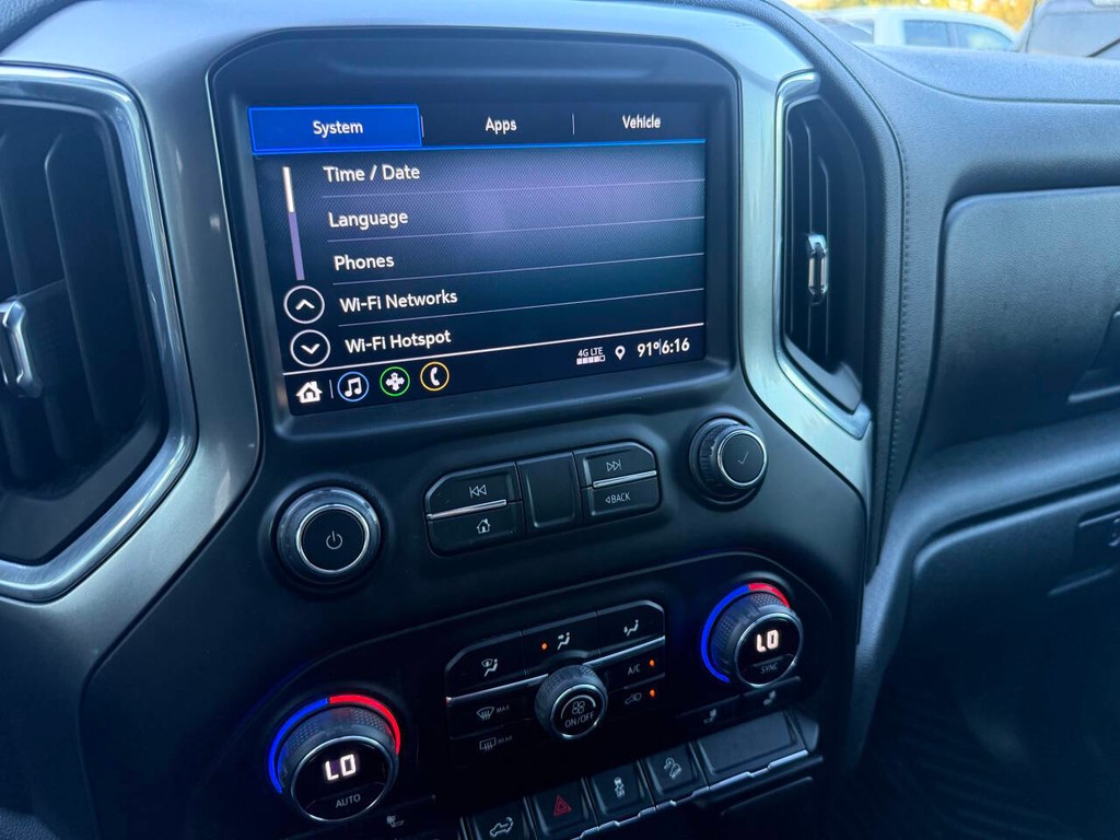 Chevrolet Silverado 1500 Vehicle Full-screen Gallery Image 26