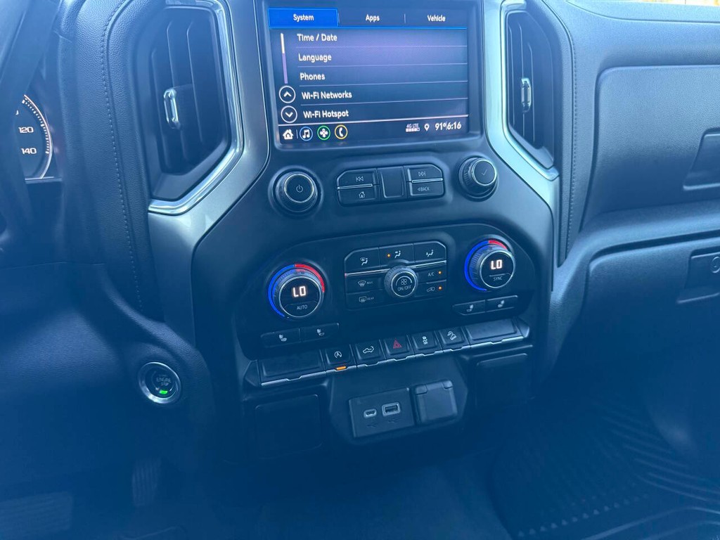 Chevrolet Silverado 1500 Vehicle Full-screen Gallery Image 29
