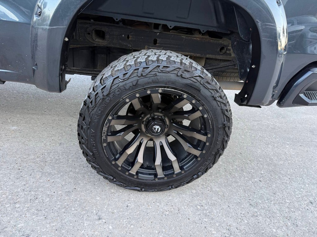 Chevrolet Silverado 1500 Vehicle Full-screen Gallery Image 36
