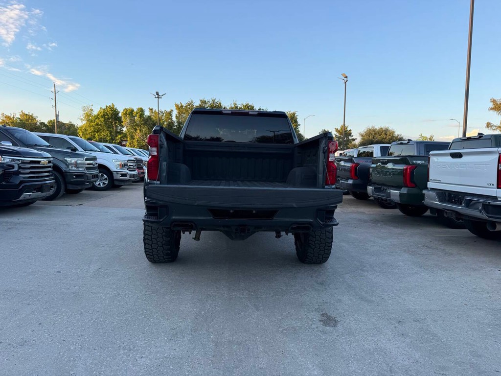 Chevrolet Silverado 1500 Vehicle Full-screen Gallery Image 37