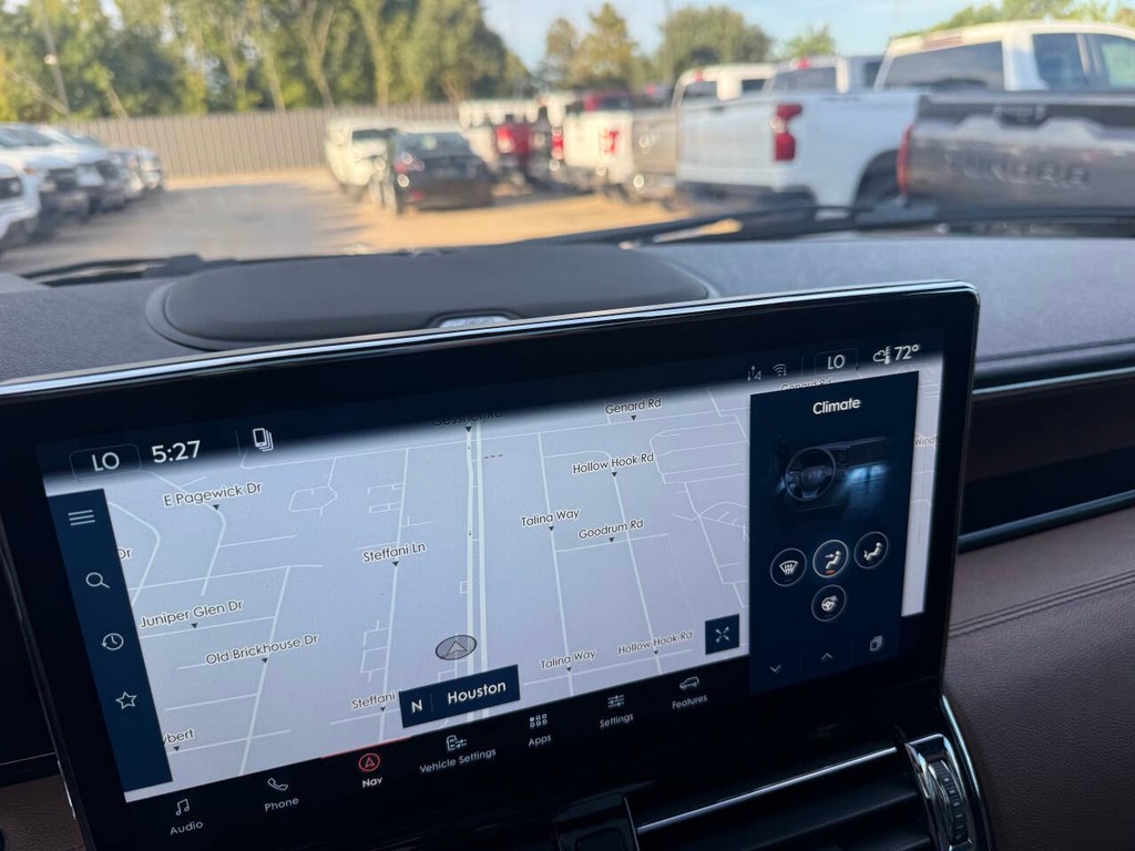 Lincoln Navigator Vehicle Full-screen Gallery Image 28