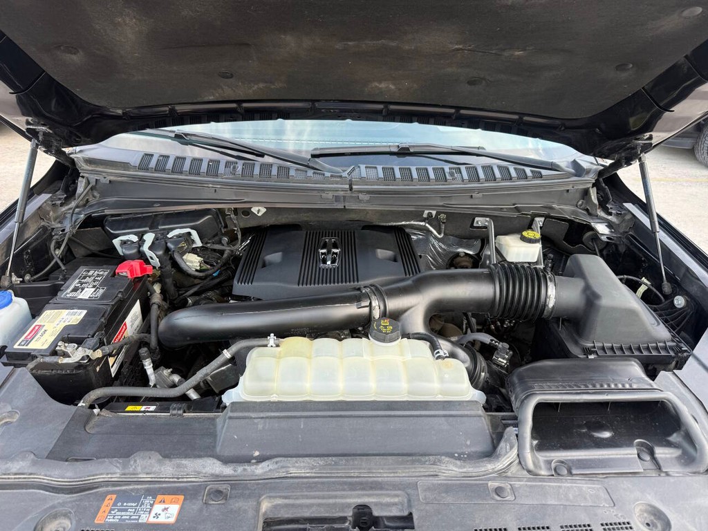 Lincoln Navigator Vehicle Full-screen Gallery Image 40