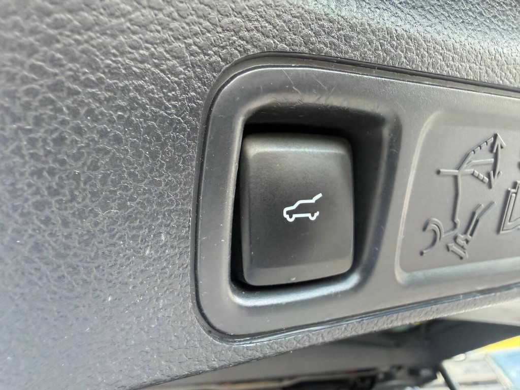 Lincoln Navigator Vehicle Full-screen Gallery Image 43
