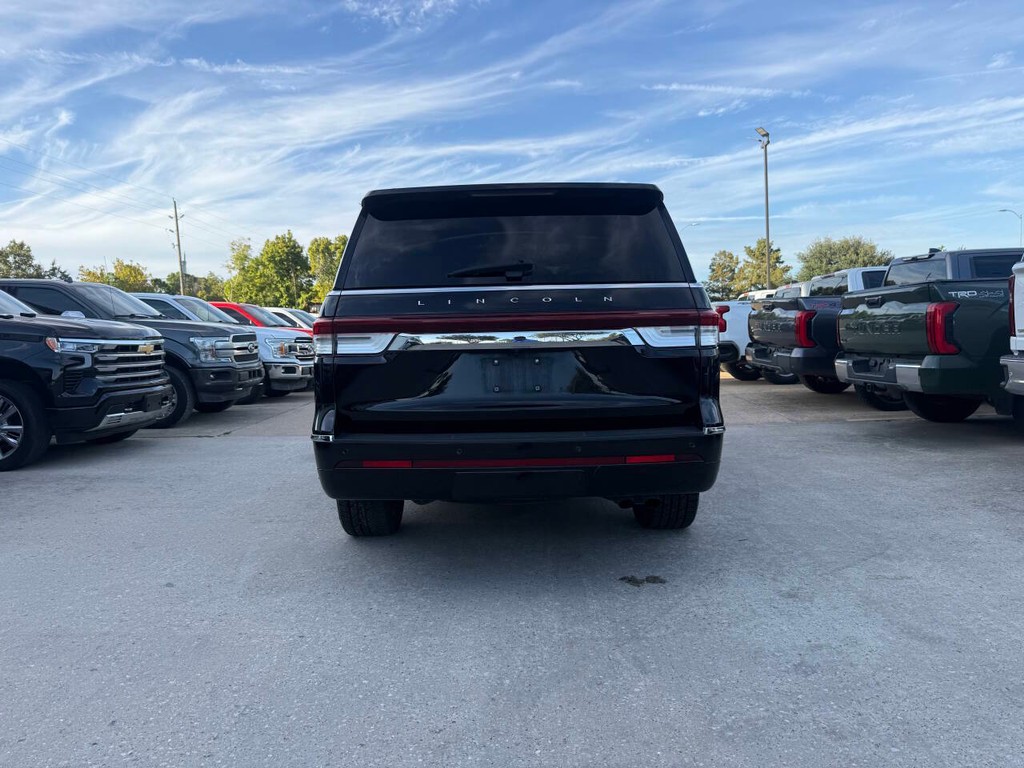 Lincoln Navigator Vehicle Full-screen Gallery Image 44