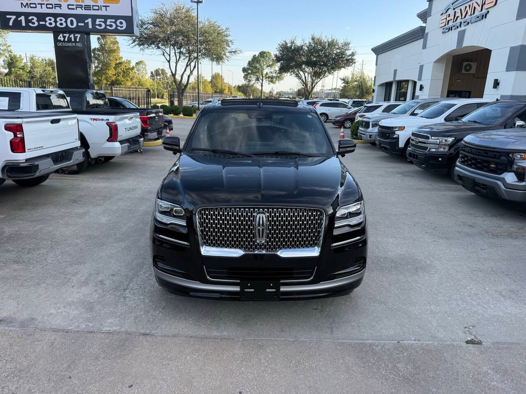 Lincoln Navigator Vehicle Full-screen Gallery Image 45