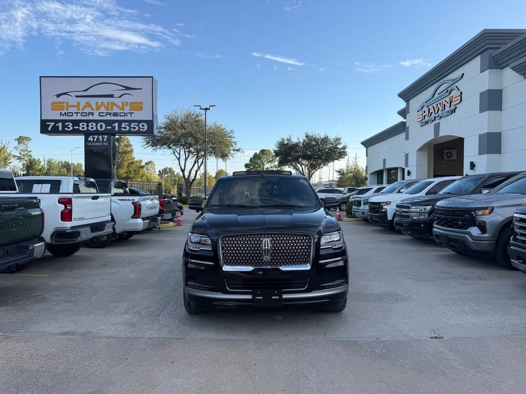 Lincoln Navigator Vehicle Full-screen Gallery Image 46
