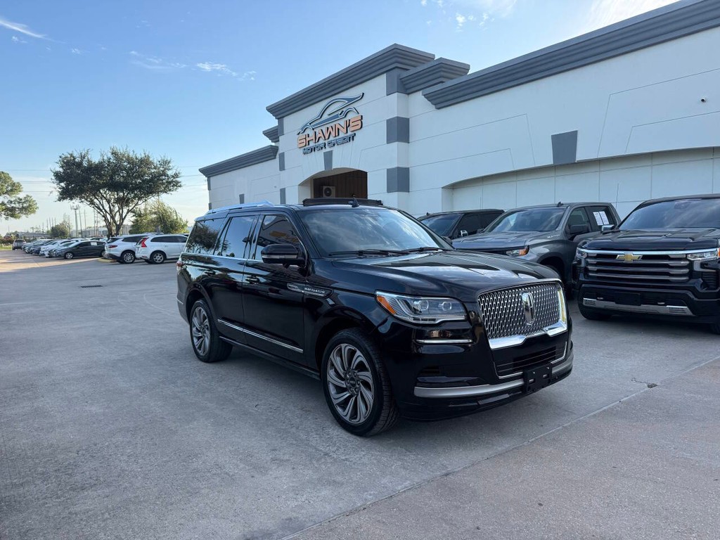 Lincoln Navigator Vehicle Full-screen Gallery Image 47